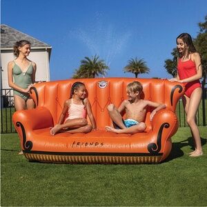 BigMouth Inc. Friends Couch Sprinkler, Outdoor Inflatable Couch - Never opened
